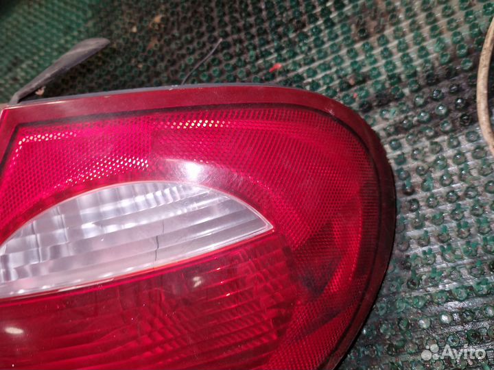 Фонарь задний Dodge Neon 2