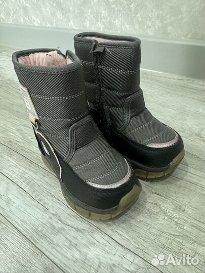 Ботинки зимние для девочки 26 и 28 размер