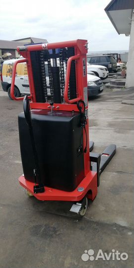 Штабелер с электро подъемом 1,5 т на 2м