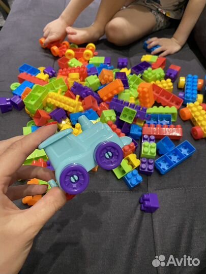 Конструктор пластиковый новый