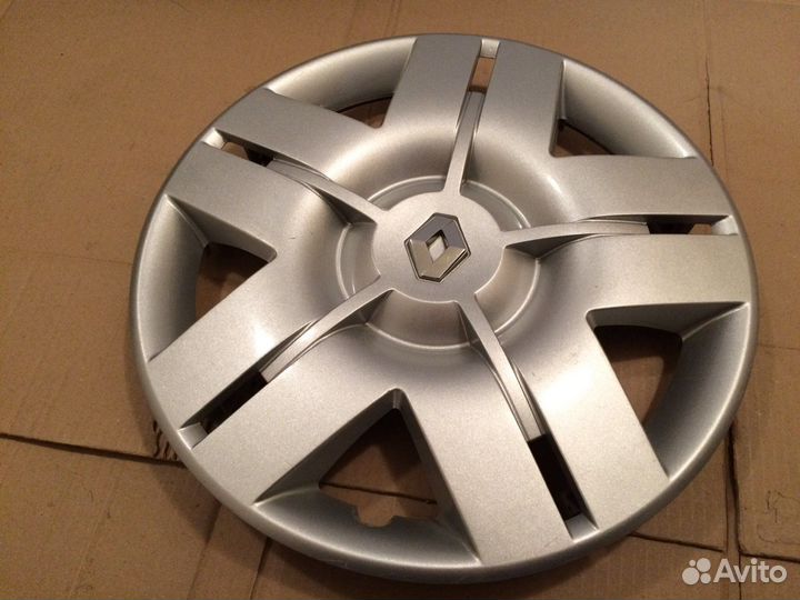 Колпак колеса Renault 8200198219