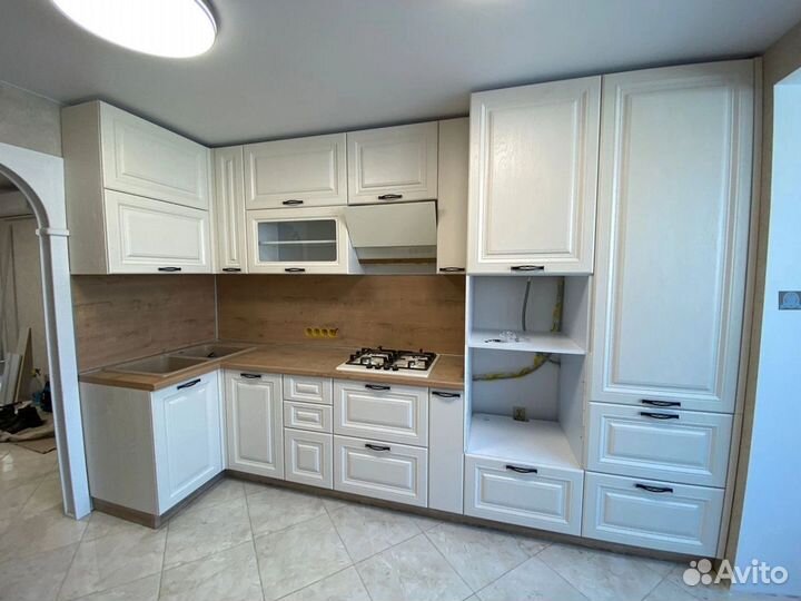 Угловой кухонный гарнитур