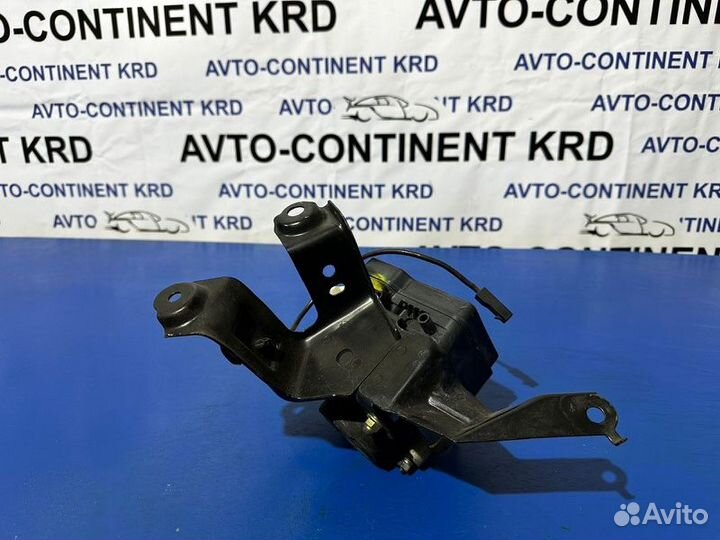 Блок abs Toyota Alphard MNH10 1MZ