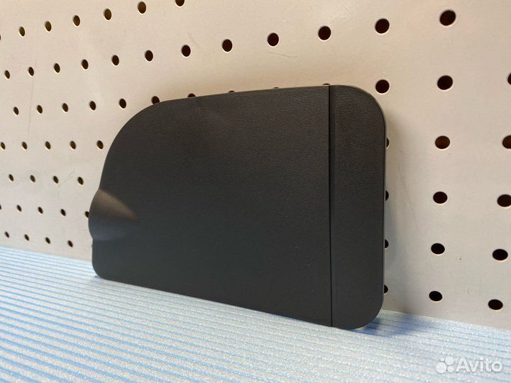 Заглушка бампера правая Renault Premium