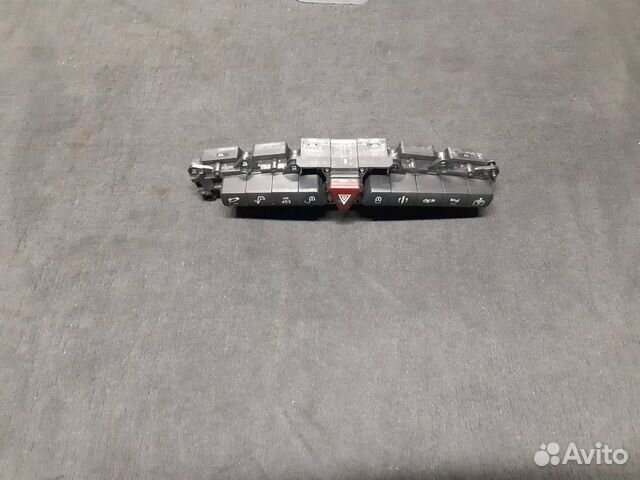 Кнопка, блок кнопок Mercedes-Benz S-Class A2208218