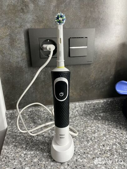 Электрическая зубная щетка braun oral b