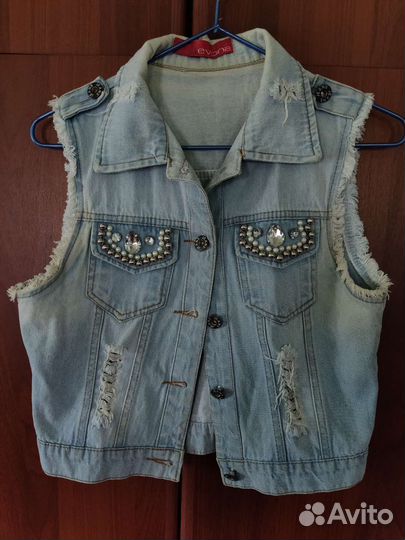 Джинсовая жилетка