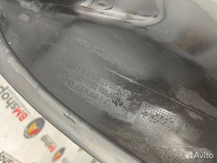 Подкрылок задний правый Mercedes-Benz E 210 W210