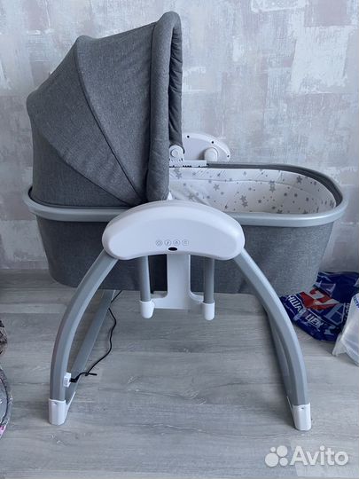 Колыбель с электрической системой укачивания