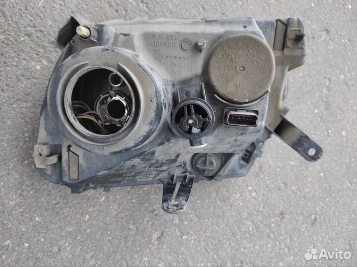 Фара на Renault Duster