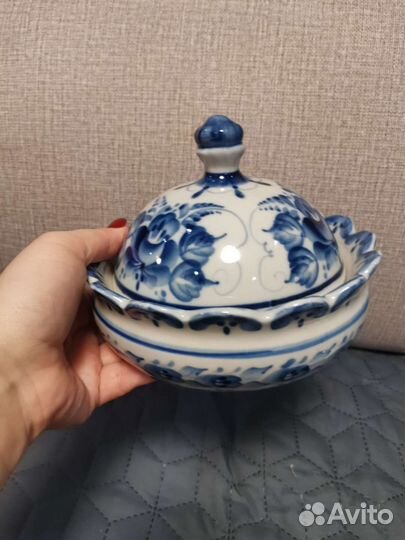 Блюдо с крышкой