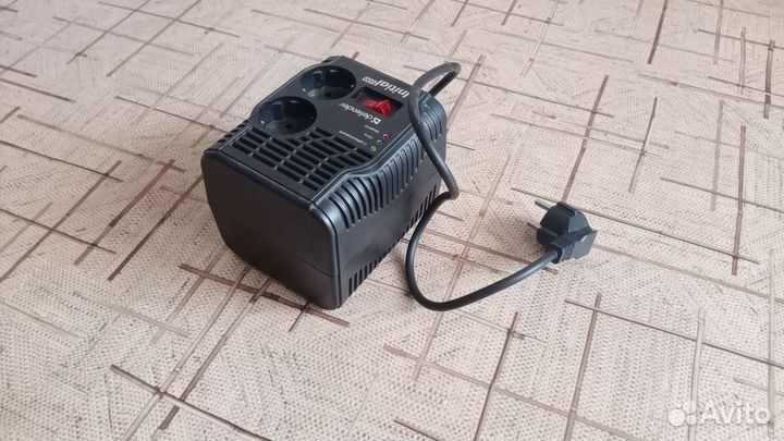 Стабилизатор напряжения Defender initial 600