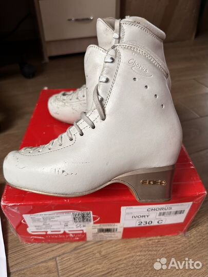 Фигурные ботинки коньки edea chorus 230