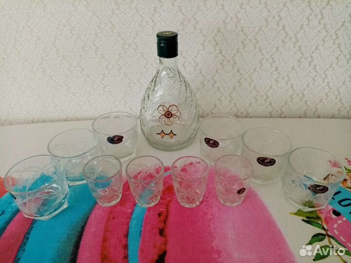 Графин с рюмками