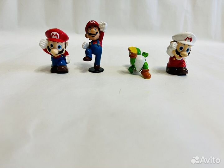 Фигурки Марио и Йоши