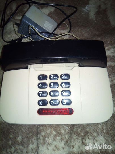 Проводной кнопочный телефон