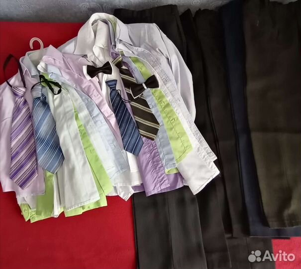 Рубашки и брюки на мальчика