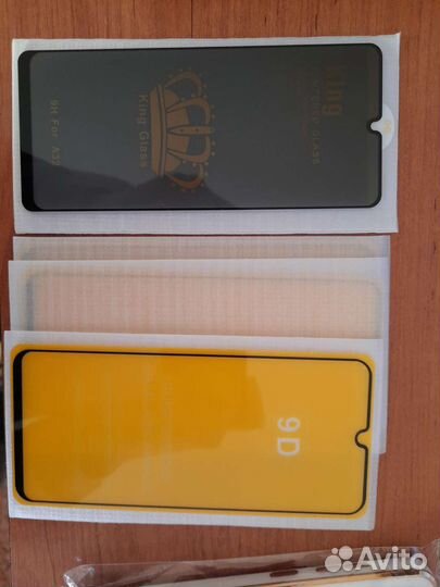 Продам чехол и защитное стекло 4шт