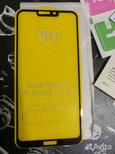 Защитное стекло на Honor 8C