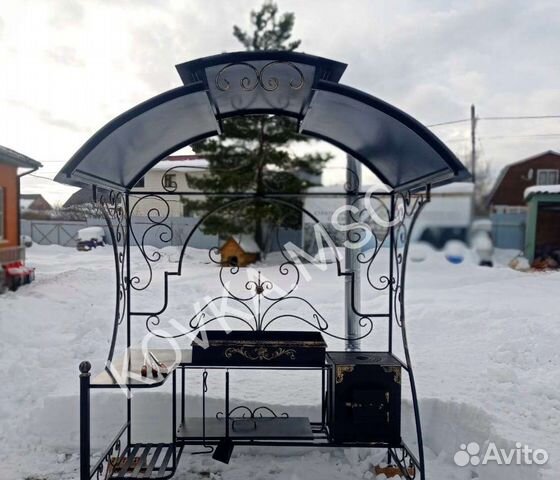 Мангал с крышей