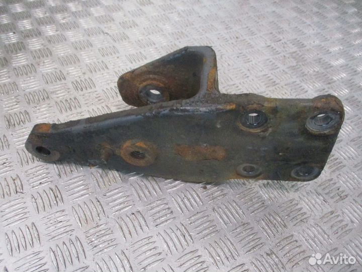 Кронштейн передней рессоры DAF 1361653