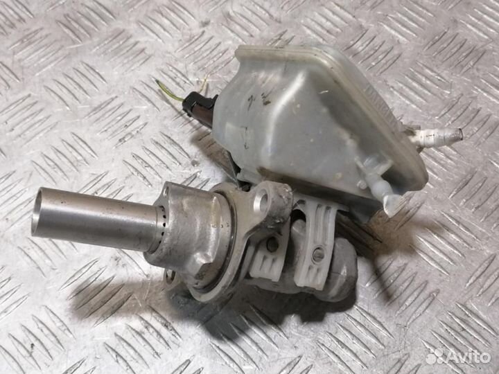 Цилиндр тормозов главный Citroen C4 2005-2011