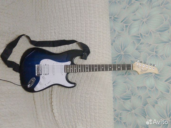 Электрогитара с комбиком и процесером