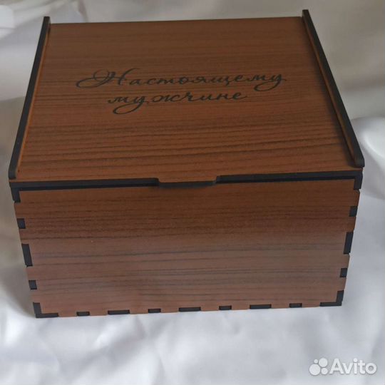 Коробка подарочная деревянная