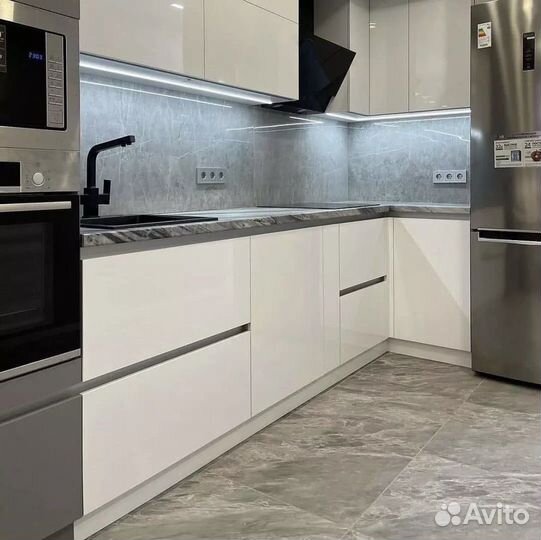 Кухонный гарнитур угловой