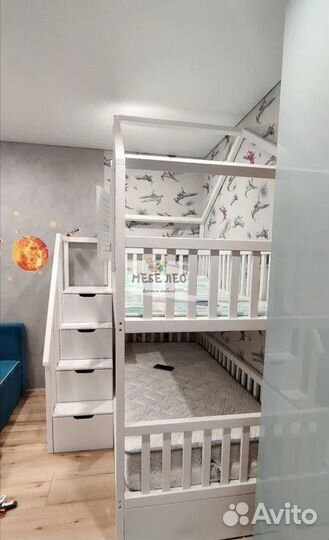Двухъярусная кровать