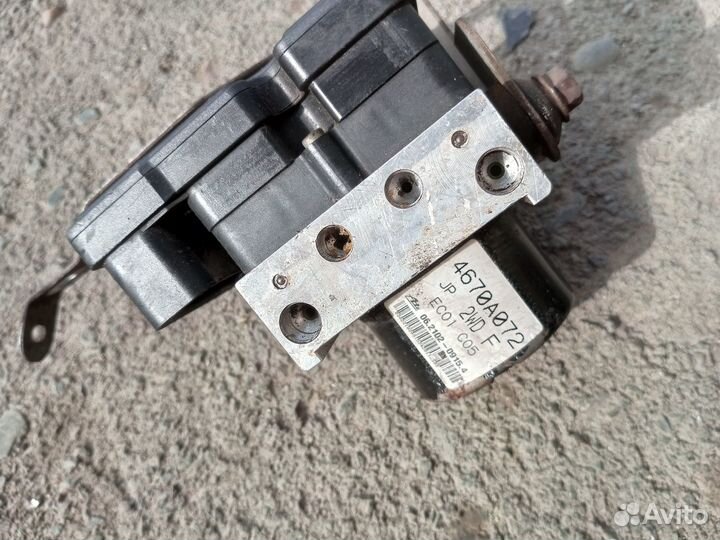 Блок ABS Mitsubishi Lancer 4670A072