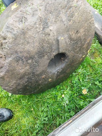 Каменные жернова