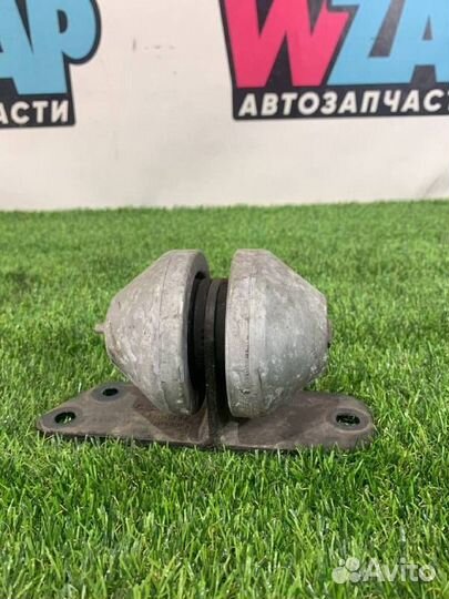 Кронштейн балки Ford Mustang 6 S550 рест. 2020