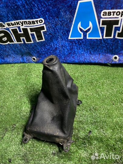 Кожух ручки кпп Mazda 6 GG L3 2006