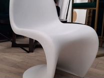 Белый пластиковый стул фантом