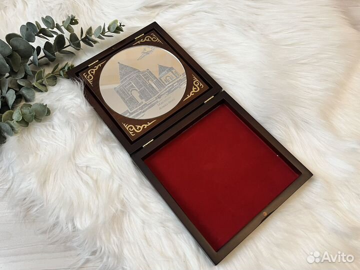 Сувенирная шкатулка