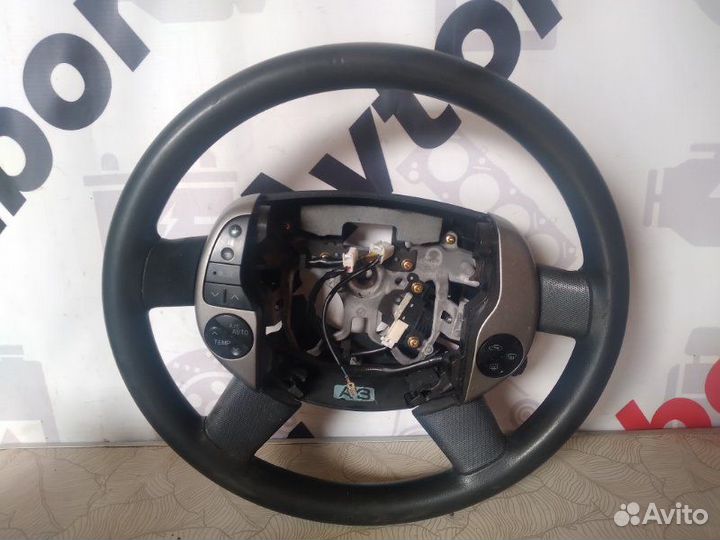 Руль Toyota Prius NHW20 1.5 1nzfxe 2004