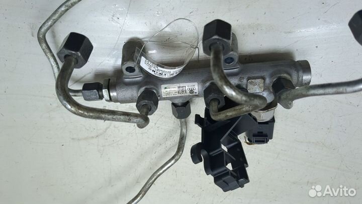 Рампа топливная Audi Q7, 2010