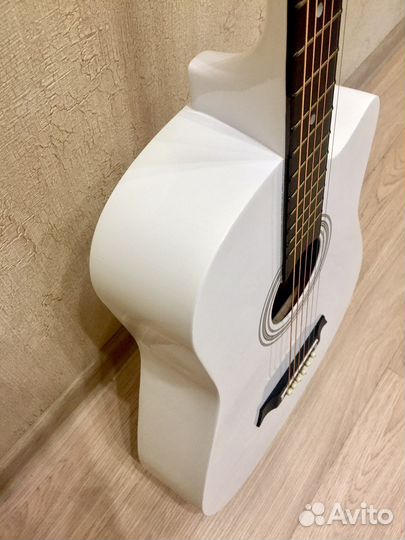 Гитара акустическая новая Belucci