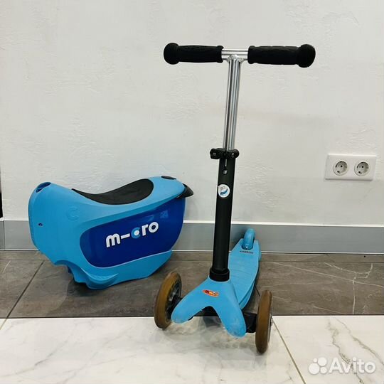 Micro Mini 2 Go трехколёсный самокат с сидением