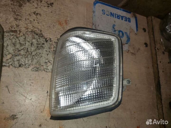 Указатель поворота левый и правый Mercedes W201