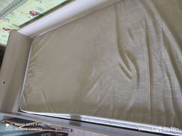 Детская кровать чердак со столом и шкафом