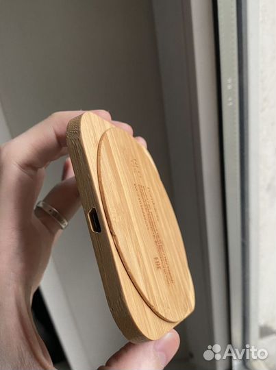 Беспроводная зарядка rombica для iPhone и android