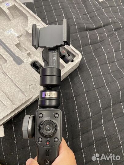 Стабилизатор для смартфона Zhiyun smooth 4