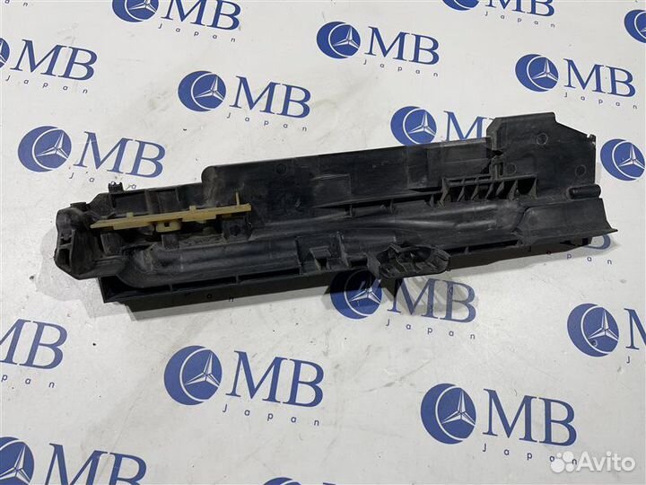 Кронштейн радиатора правый Bmw 3-Series E90