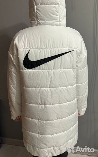 Пуховик женский 42- 44 новый от бренда nike
