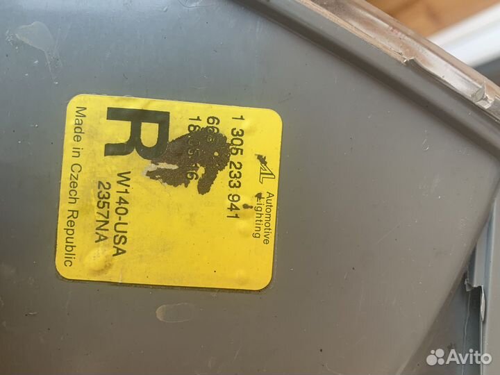 Поворотник правый мерседес w140