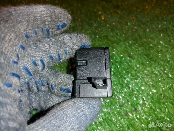 Активатор замка крышки бензобака 67116930764 BMW 3