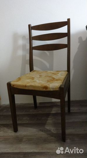 Стул деревянный