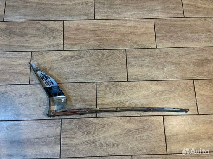 Накладка фары левая Toyota Land Cruiser 150 С 2017